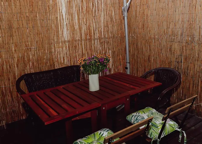 Cozy With Private Terrace Viena