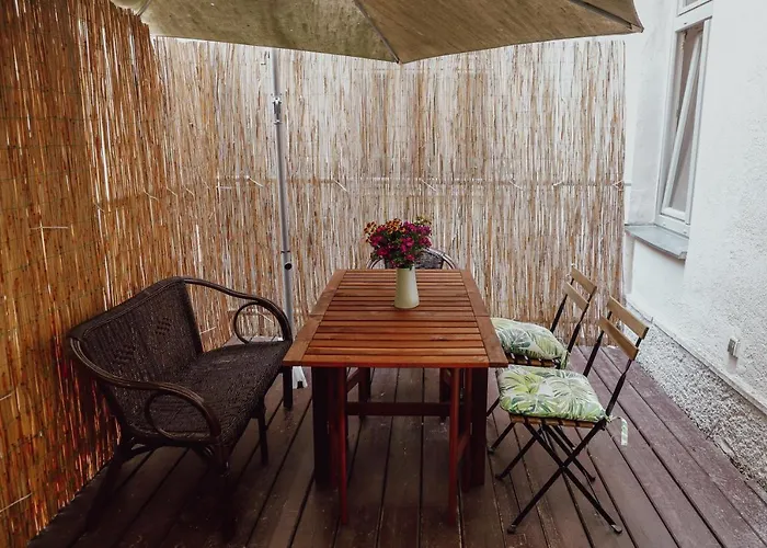 Cozy With Private Terrace